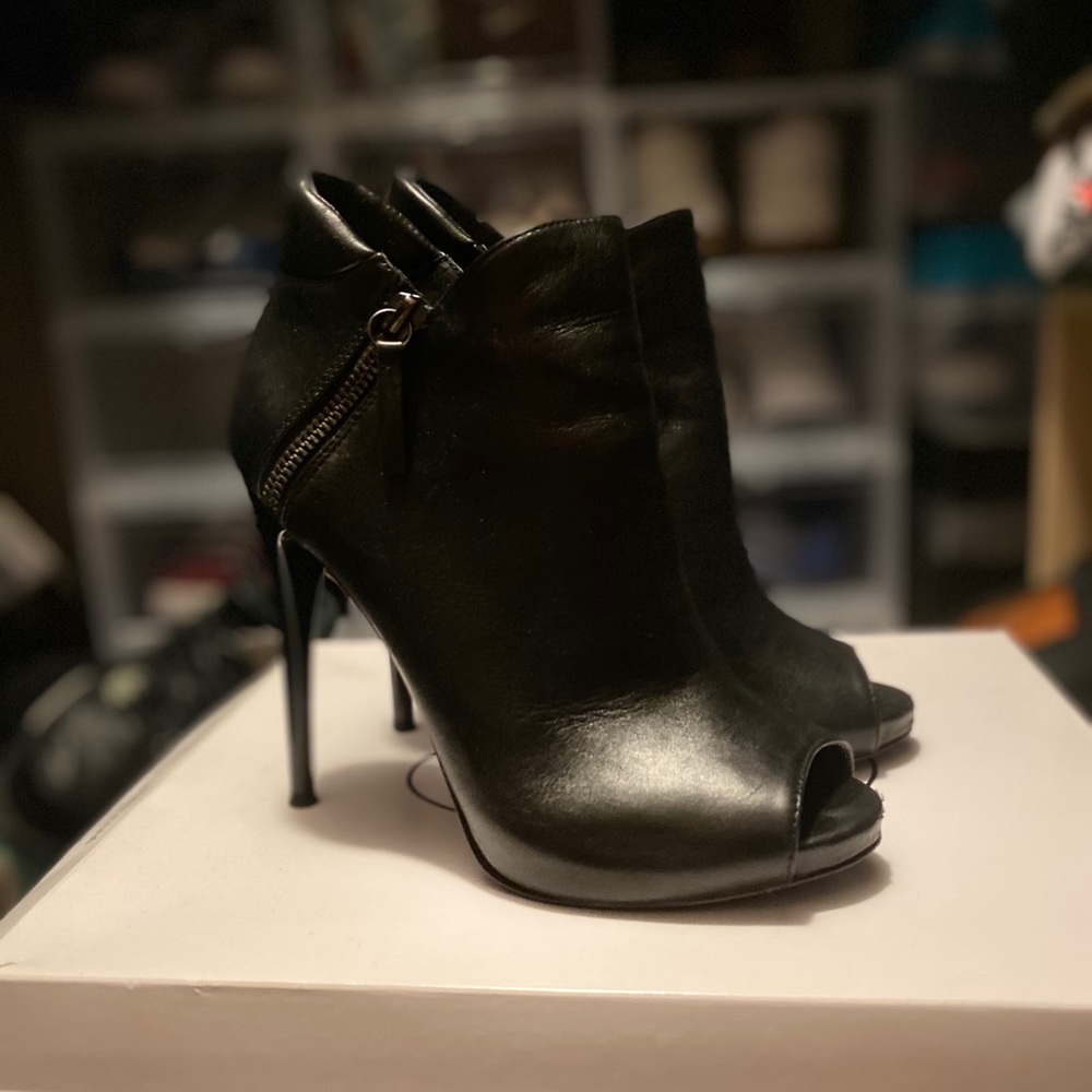 Steven Madden DAAWNN Black Leather